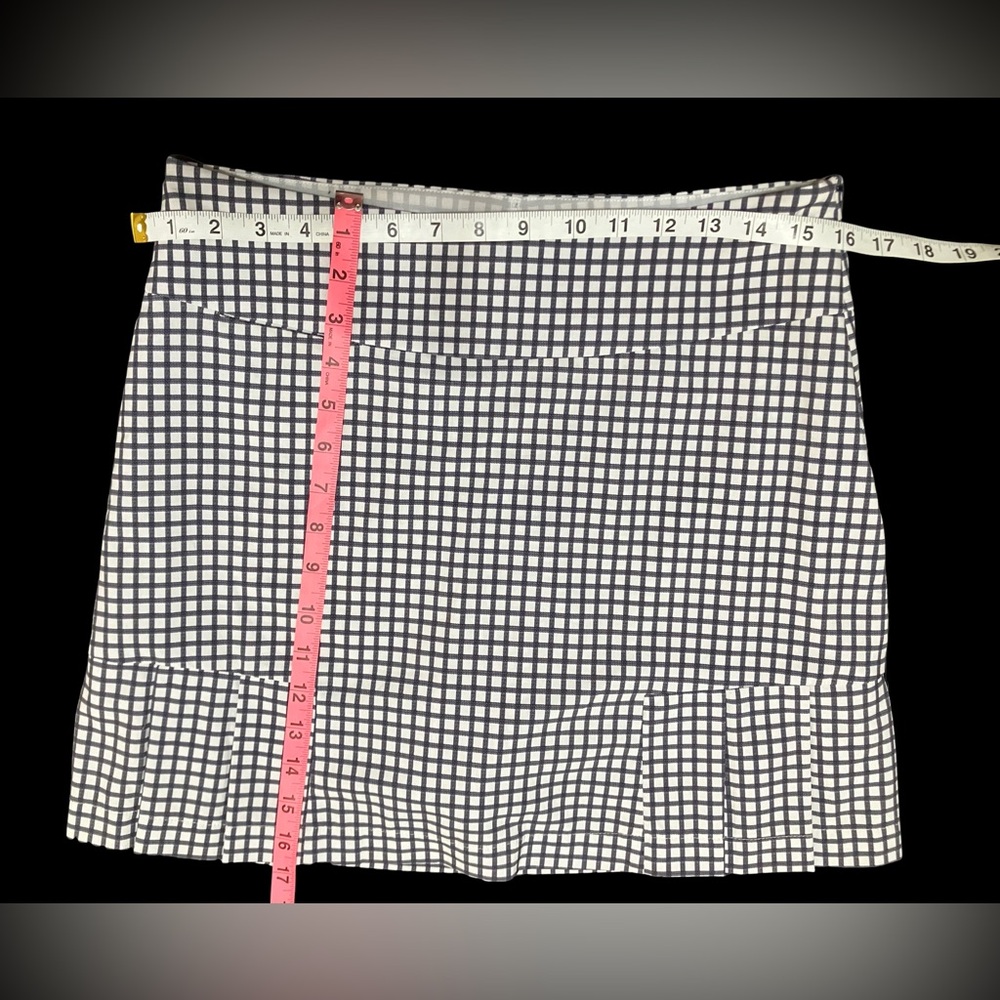 Golftini Elegant Checkered Women's Skort in Black and White Golftini 4 - Picture 4 of 5